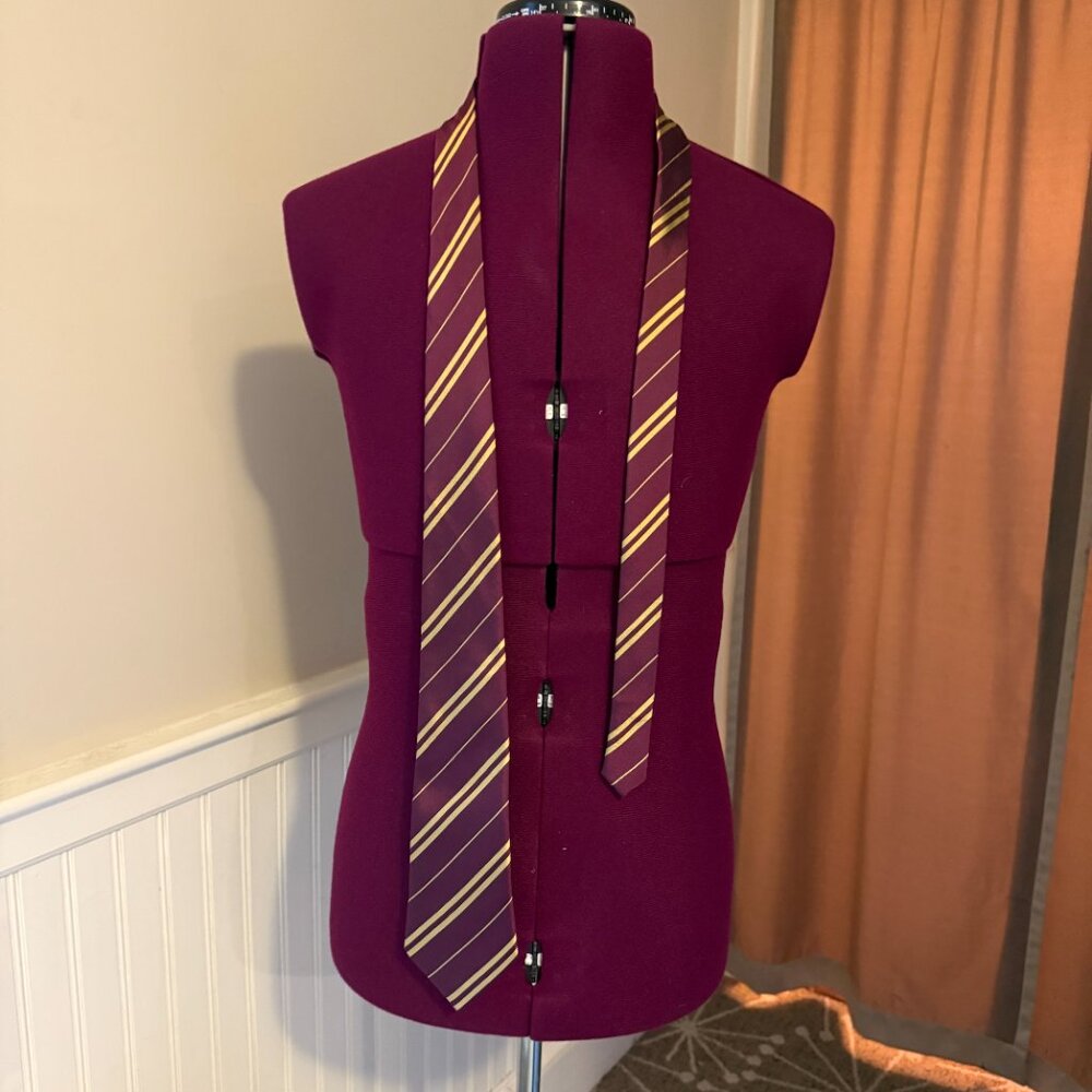 Gryffindor house neck tie, Universal Studios, Wizarding World
